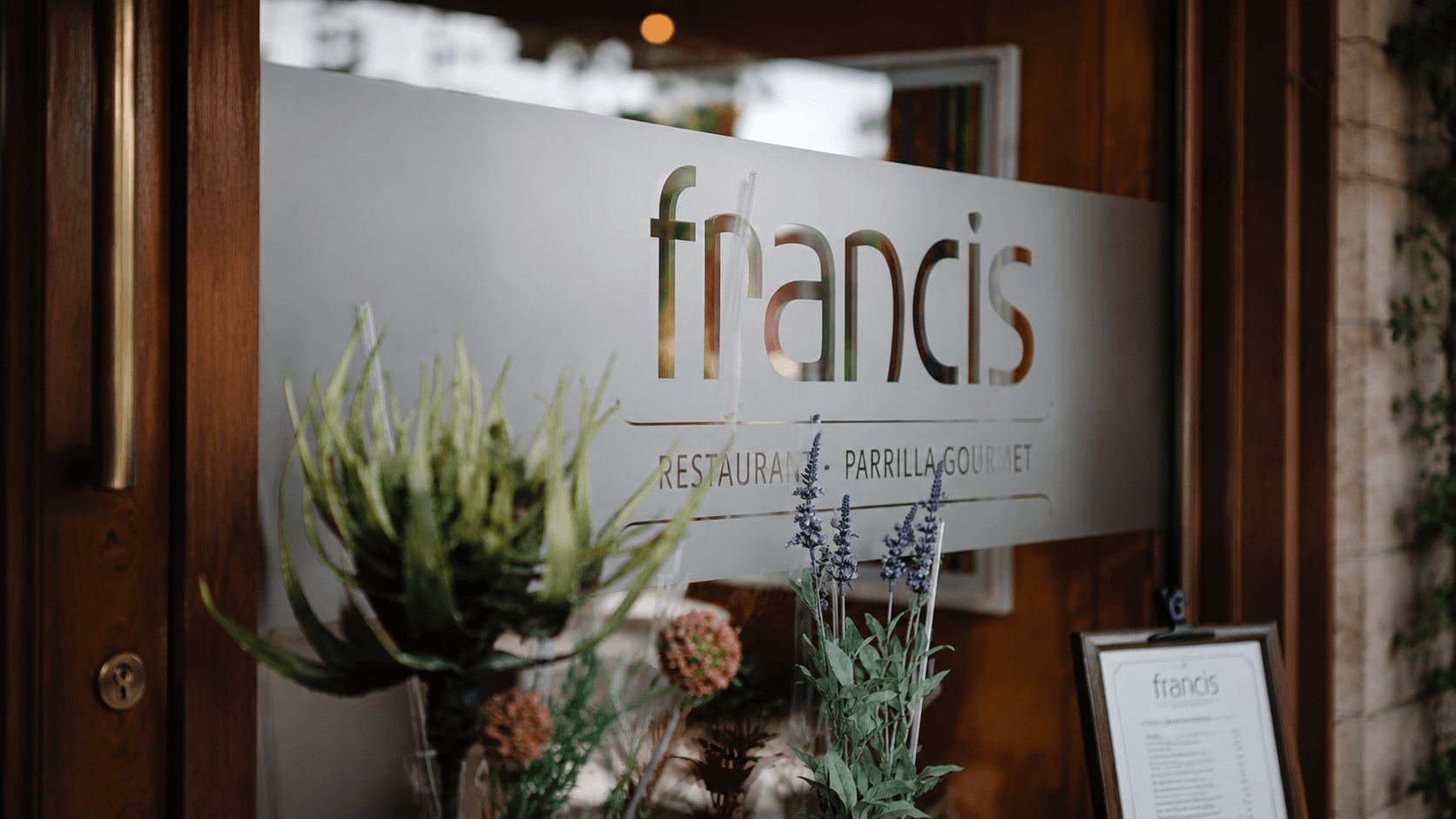 Francis Restaurant